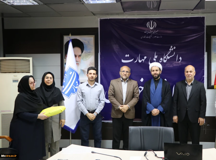 مسابقات ورزشی کارکنان دانشگاه ملی مهارت استان خوزستان به مناسبت دهه کرامت 1405 برگزار و از نفرات برتر تجلیل شد 17